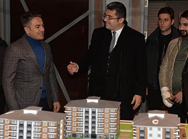 Vali Okay Memiş, Erzurum'un yükselen değeri Bulutlar İnşaat'ı ziyaret etti.